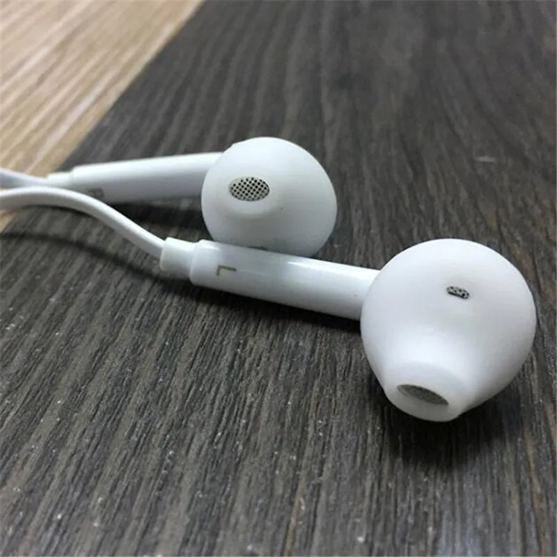 

In-ear Earphone Stereo Super Bass In-Ear Earbuds Sport Music Earphones for Mobile Phone Fone de ouvido