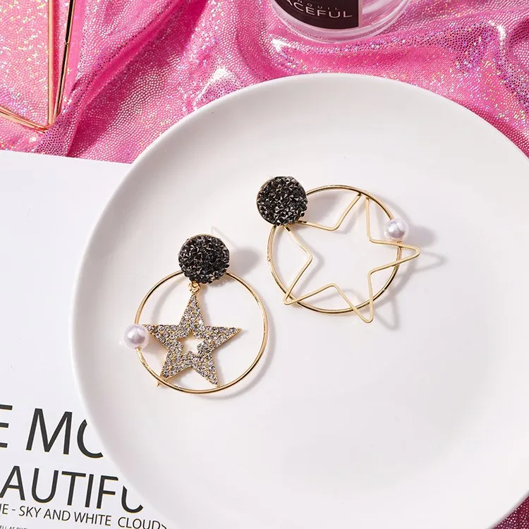 Роскошный Кристалл Rhinestone серьги сплав серьги в форме полой звезды модные Асимметричная Подвеска Серьги