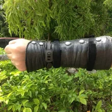 Кино оружие модели игрушки, игрушечный нож. Стрела в рукаве, игрушечный меч