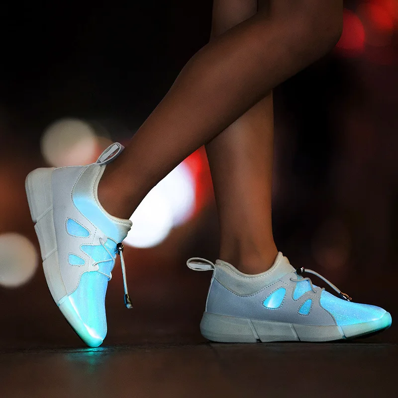 

New Luminous Sneakers Kids LED Shoes With Lights Up Lighted Shoes Boys Girls Tenis Simulation Children Glowing Sports Shoes
