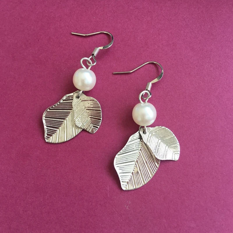 

Simple Retro Metal Gold Color Leaf Simulated Pearl Earrings For Women Accessories Vintage Geometric Earrings Female Party Gift