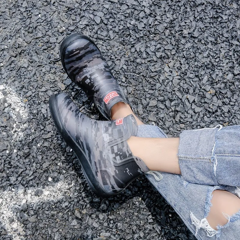 

2019 new men's rain boots fashion waterproof shoes trend rain boots non-slip boots removable velvet camouflage work shoes -1