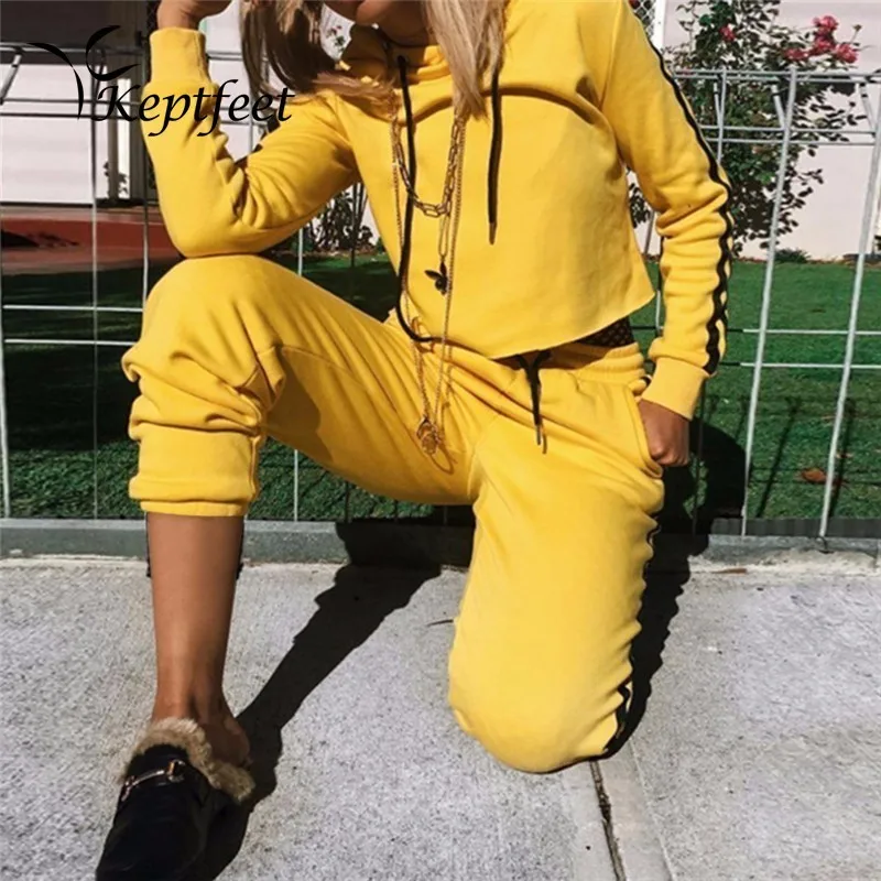 

2017 New Thin 2 Piece Clothing Running Set Women Hooded Yellow Crop Top And Pants Suit Ladies Sexy Leisure Two Piece Tracksuit