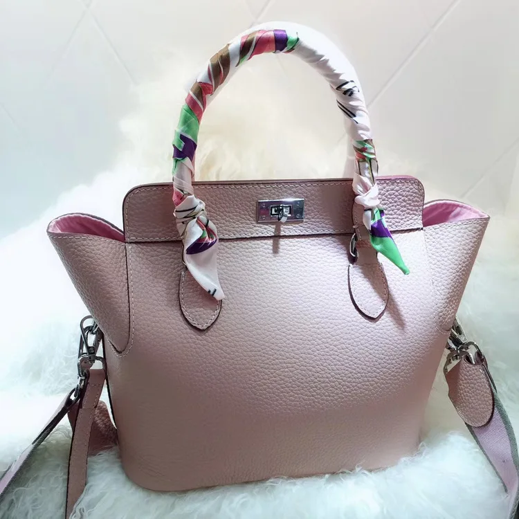 Women's new leather lychee pattern bag Europe and the first layer of leather doctor bag dumpling-type milk box package