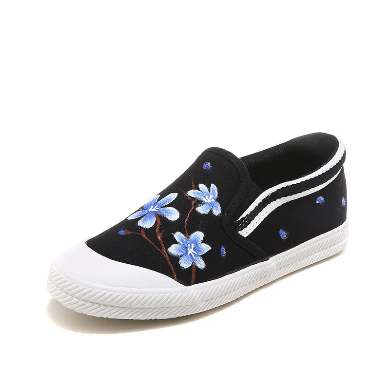 

2018 new hand-painted canvas shoes simple flower casual shoes breathable flower flat shoes.