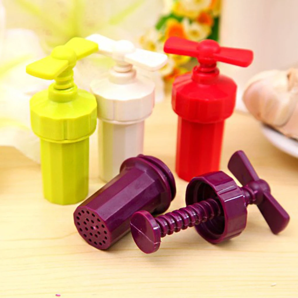 

Resin Garlic Press Mash Crusher Manuel Kitchen Tool Gadget Multifunctional Ginger Presser Color Random