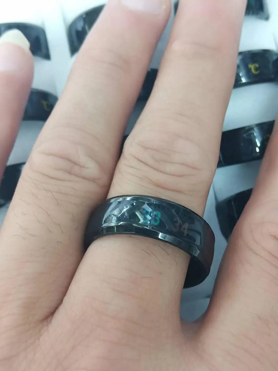 

fashion Thermometer ring stainless steel man student ring Multi-color couple warm thermal ring mix size 16 to 20
