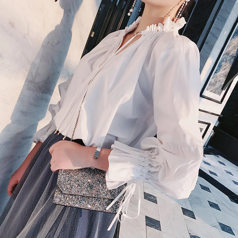 

2019 Spring and Summer Elegant Women Shirts V-collar Long Sleeve Shirts Loose Casual Shirts Streetwear Ruffles Butterfly Sleeve