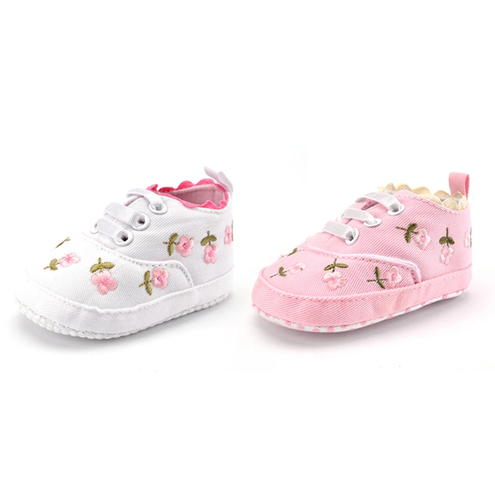 Обувь для маленьких девочек; белая кружевная мягкая обувь с цветочной вышивкой; прогулочная обувь для малышей