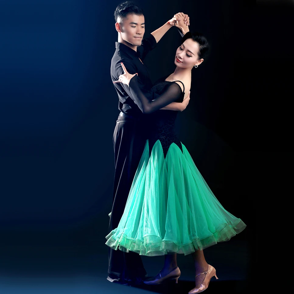 How to dance a waltz How to dance a waltz