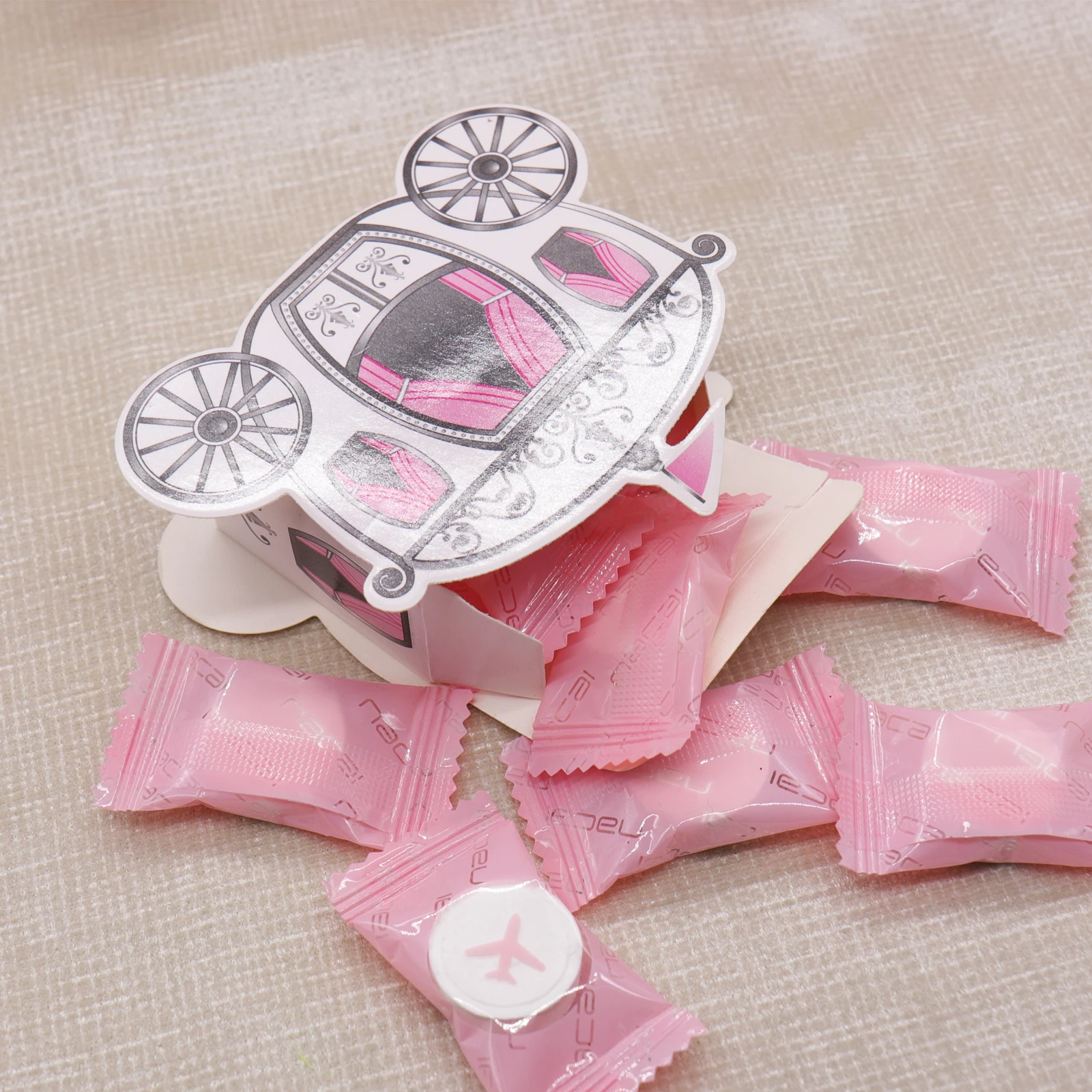 

50pcs Fashion Paper Princess Pumpkin Carriage Candy Gift Box For Birthday Wedding Event Party Festival Decoration