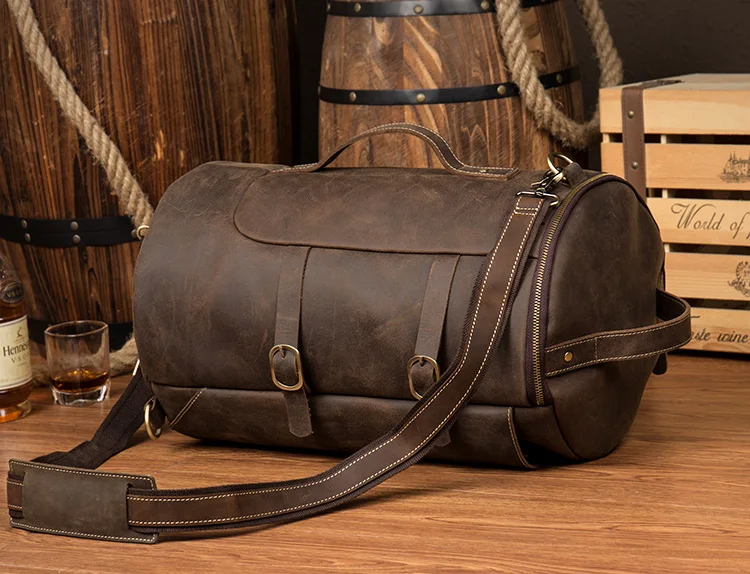 Vue latérale du sac à dos vintage en cuir véritable Woosir pour hommes