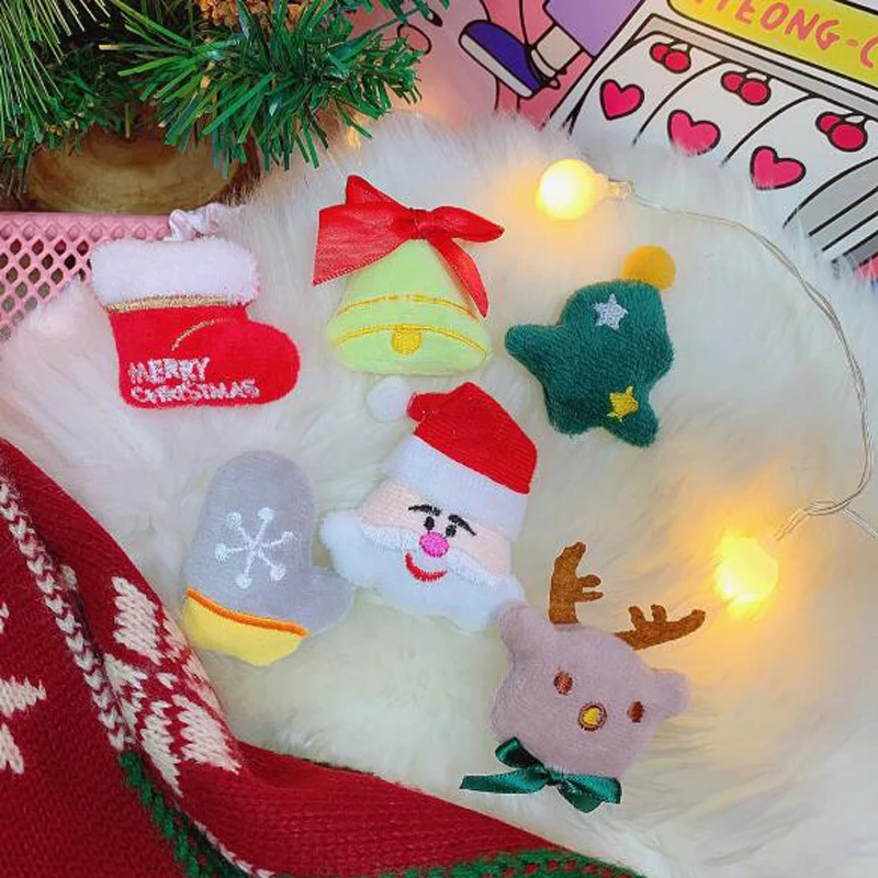 

Christmas Plush Brooch sweater adorns Cute Mini Santa Claus Christmas tree Brooch elk BROOCH BADGE decoration plush toys