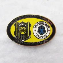 Изготовленная на заказ жесткая эмалированная Брошь шпильки Спортивная конная гоночная Акция junior cup в шотландском желтом цвете дизайн вашего логотипа NO MOQ