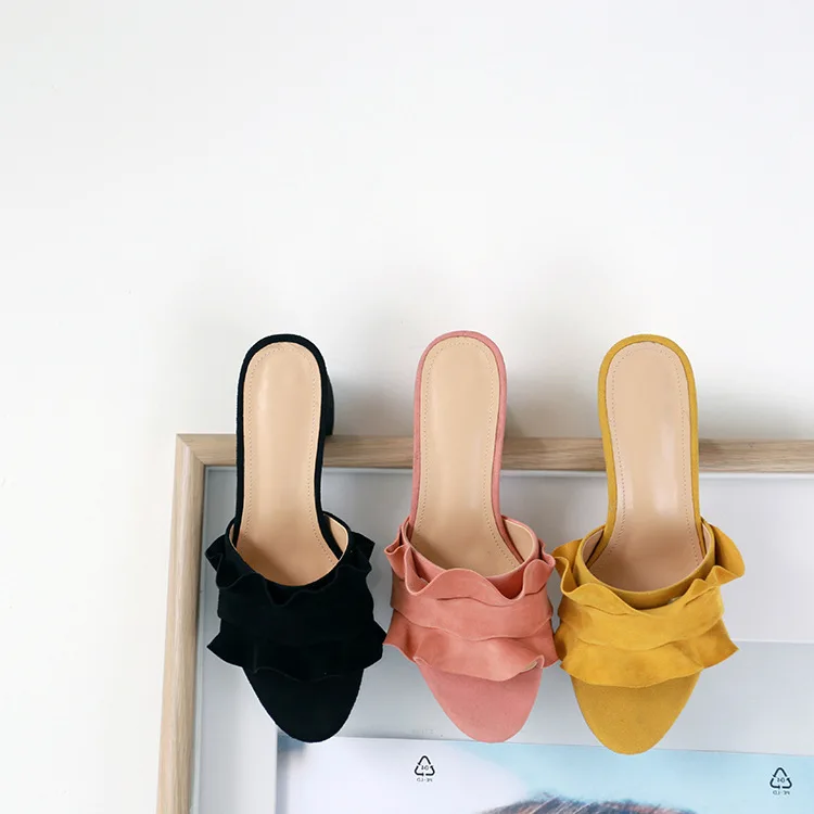 WOMEN SLIPPER 1