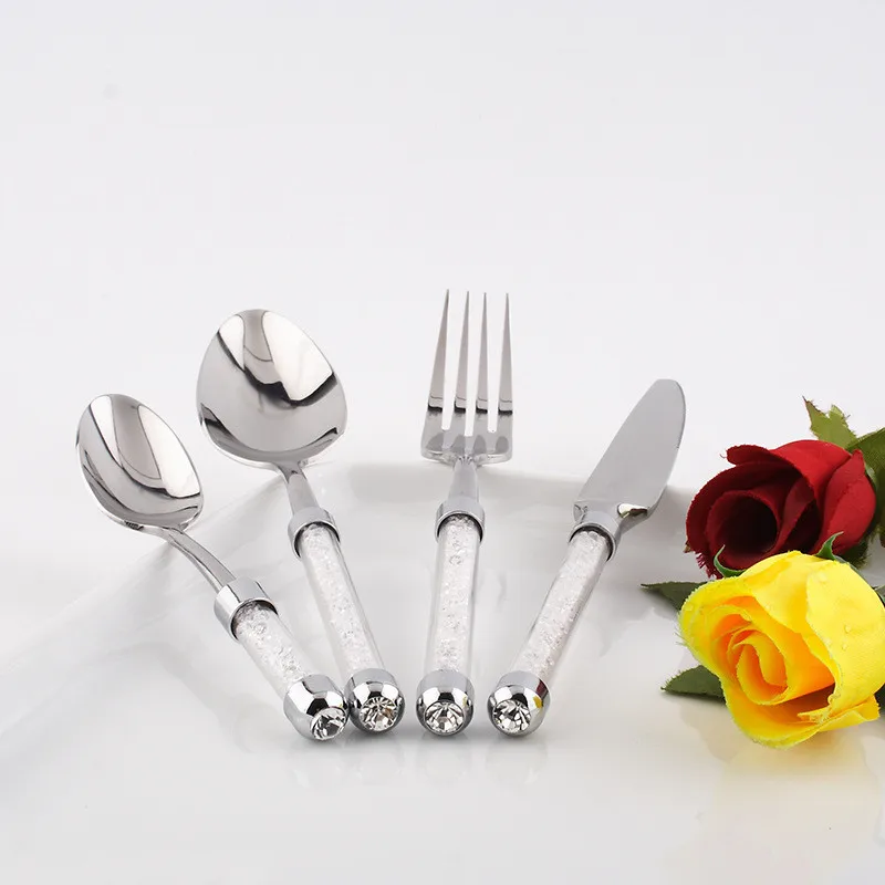 white silver cutlery set  (4)