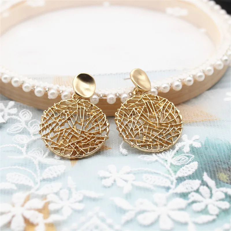 Дизайн модные ювелирные изделия Простые личности полые круглые серьги из золотого сплава для женщин подарок