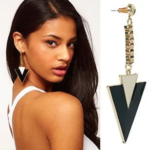 Hot ! 12pcs/Lot New Fashion Black&ampWhite Triangle Chain Rivets Punk Rock Earrings -Color Gold Free Shipping | Украшения и
