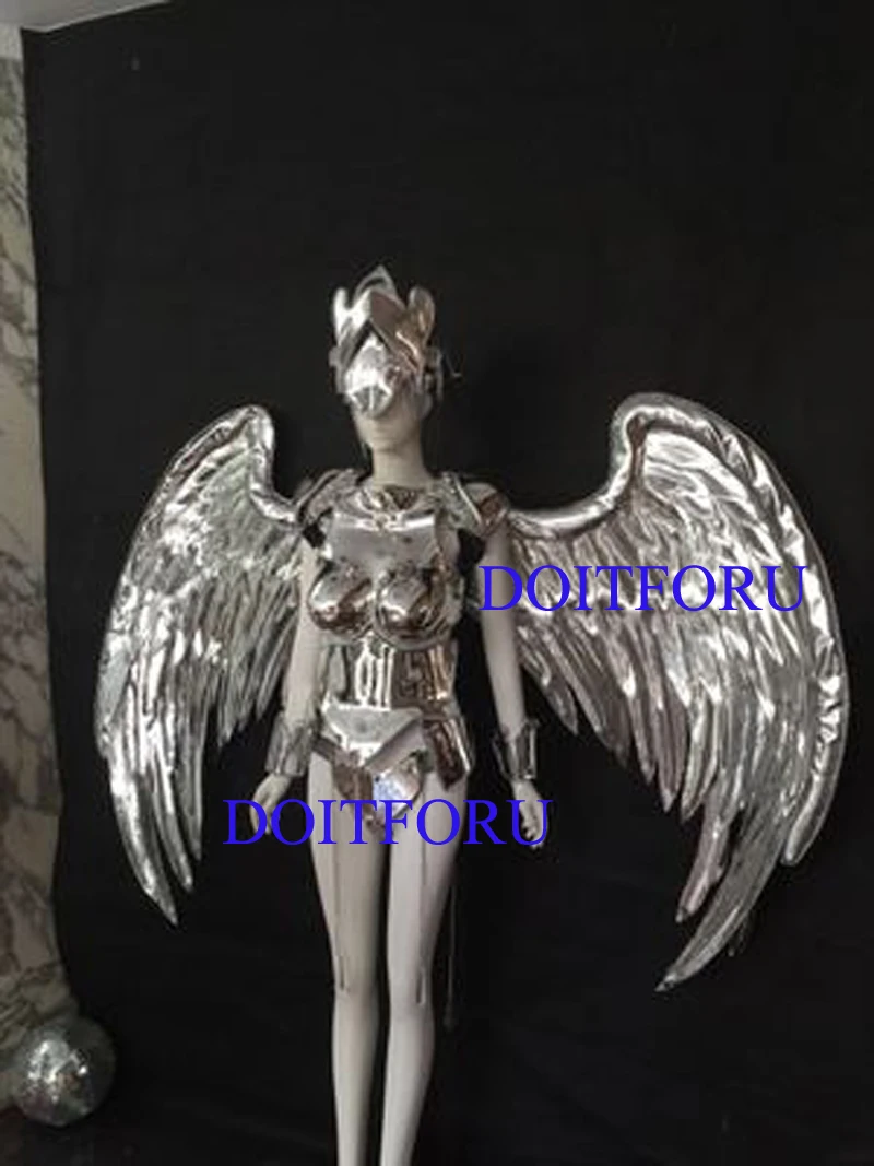  Victoria Dance Catwalk Shows Wings  (1)