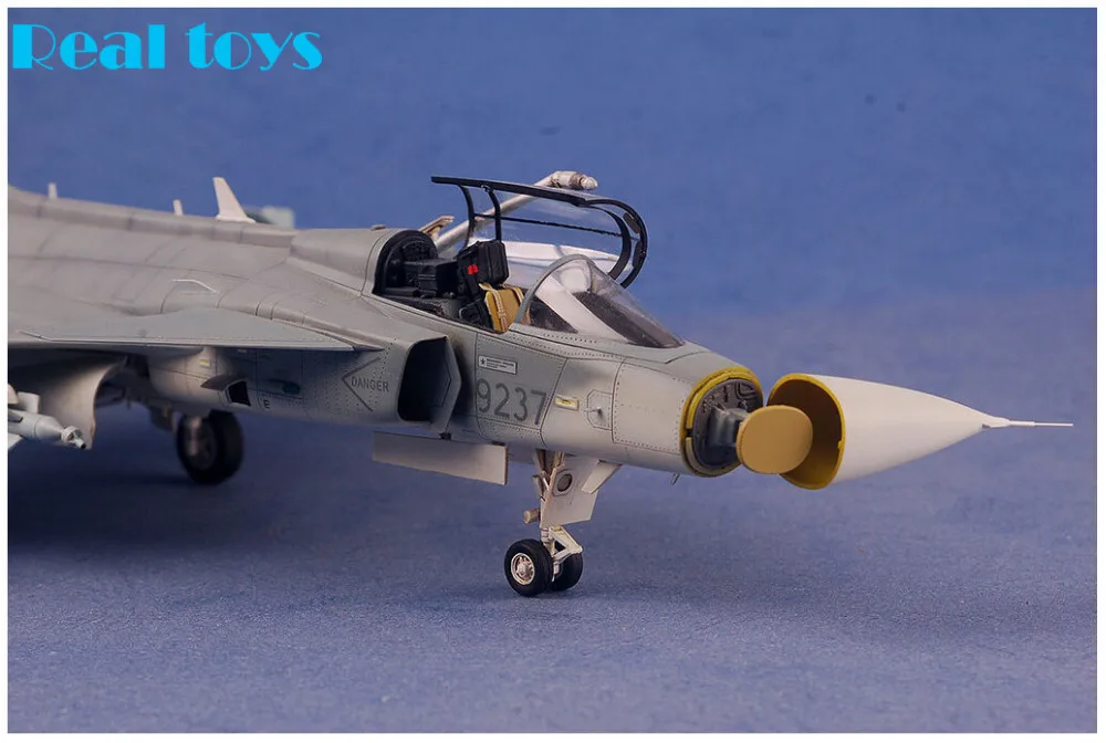 Набор пластиковых моделей Kitty hawk KH80117 1/48 Jas-39A/C Gripen