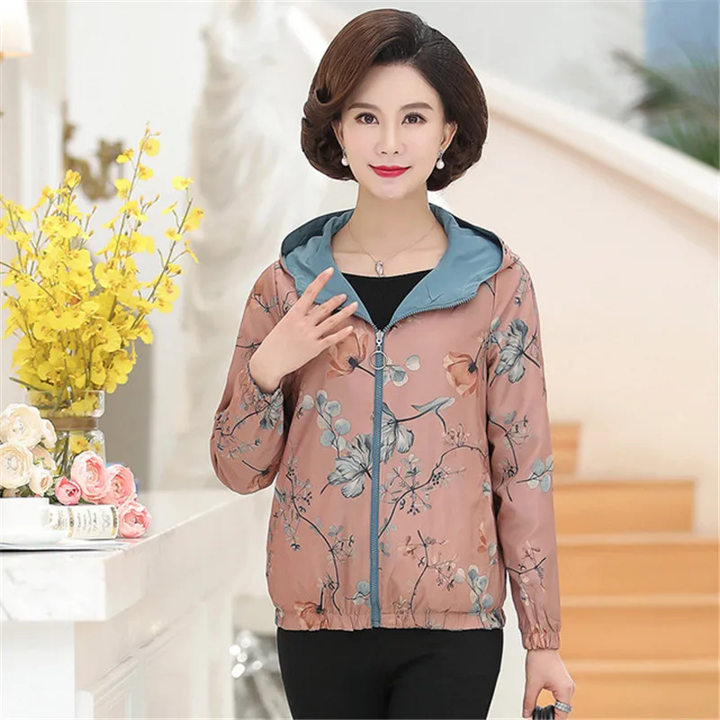 

Middle-Aged Old High-Quality Jacket 2019 New Short Hooded Printed Shirt Spring Autumn Casual Jacket Outdoor Windbreaker Female