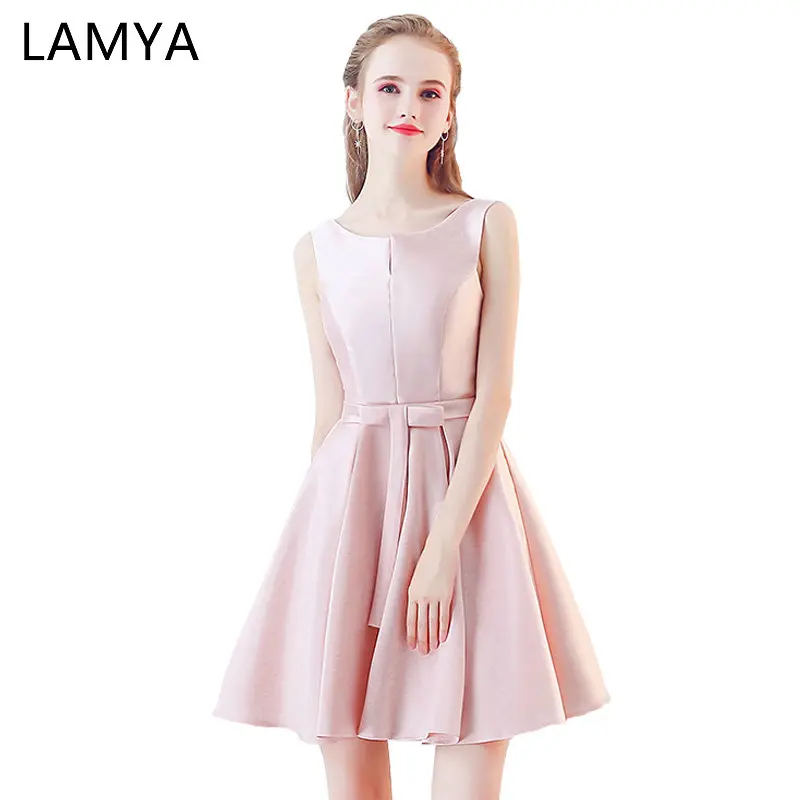 

LAMYA Short Simple Satin Prom Dresses 2019 Elegant A Line Evening Gowns Women Plus Size Dress Simple Formal Gown Robe De Soiree