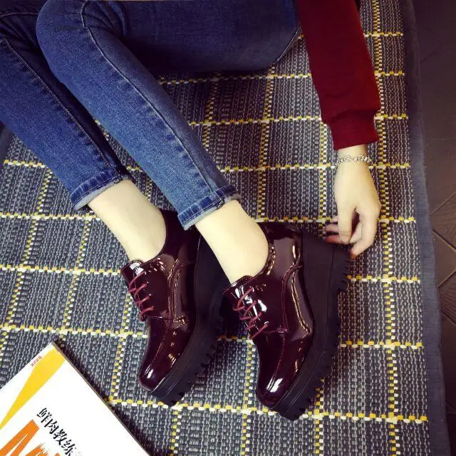 En angleterre Petites Nouvelle Épaisses Femmes Sauvages Semelles Cuir Rétro Ronde Chaussures De À Printemps Rouge Noir Tête Verni vin xBz8Ywqc