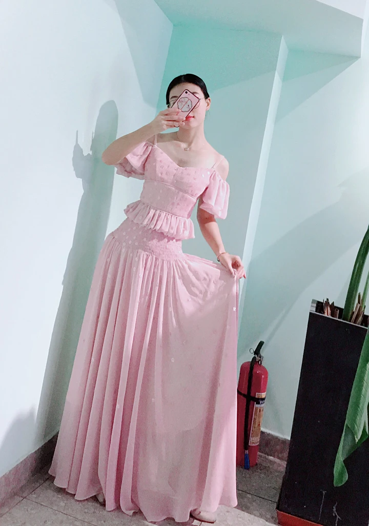 Розовое Макси платье женское сексуальное с открытыми плечами Спагетти ремень Длина до пола Вечерние платья дизайнерский бренд гофрированные длинные женские платья