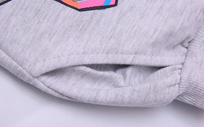 4557885684_926338012