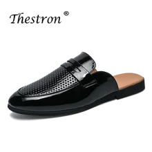 Новые кожаные шлепанцы Мужские Черные Для мужчин s шлёпанцы для женщин прогулочная обувь; удобные весенне-летние, воздушные, сетчатые дешево