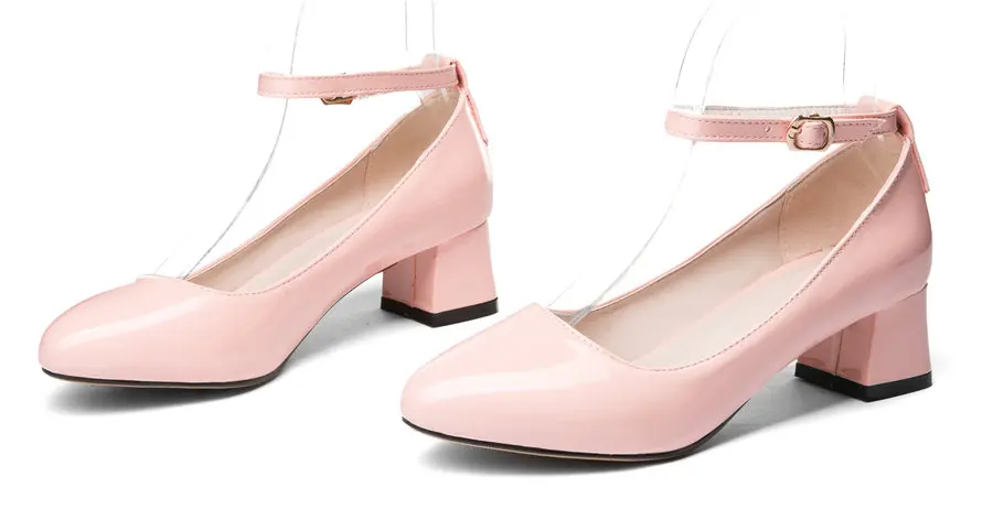 Милые женские туфли-лодочки с ремешком на лодыжке; цвет розовый; лакированная кожа; круглый носок; 5 см; средний толстый каблук; Повседневная Свадебная обувь для офиса; женская обувь