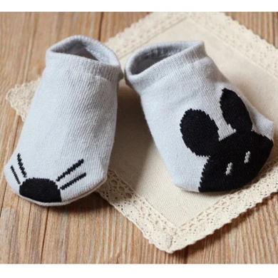 Детские носки с рисунками фруктов для младенцев Противоскользящие короткие носки-тапочки для новорожденных девочек и мальчиков Детские весенние короткие носки белого цвета - Цвет: LS15
