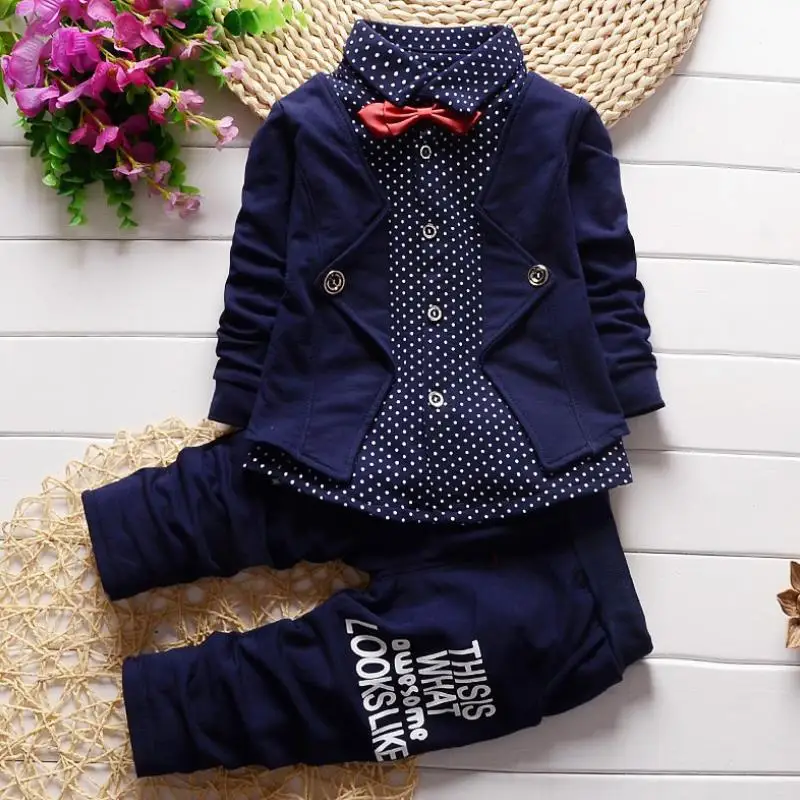 Джентльменский комплект одежды для маленьких мальчиков, детское весенне-осеннее пальто+ штаны, костюм из трех предметов с фальш-вставкой, одежда для детей 1-4 лет