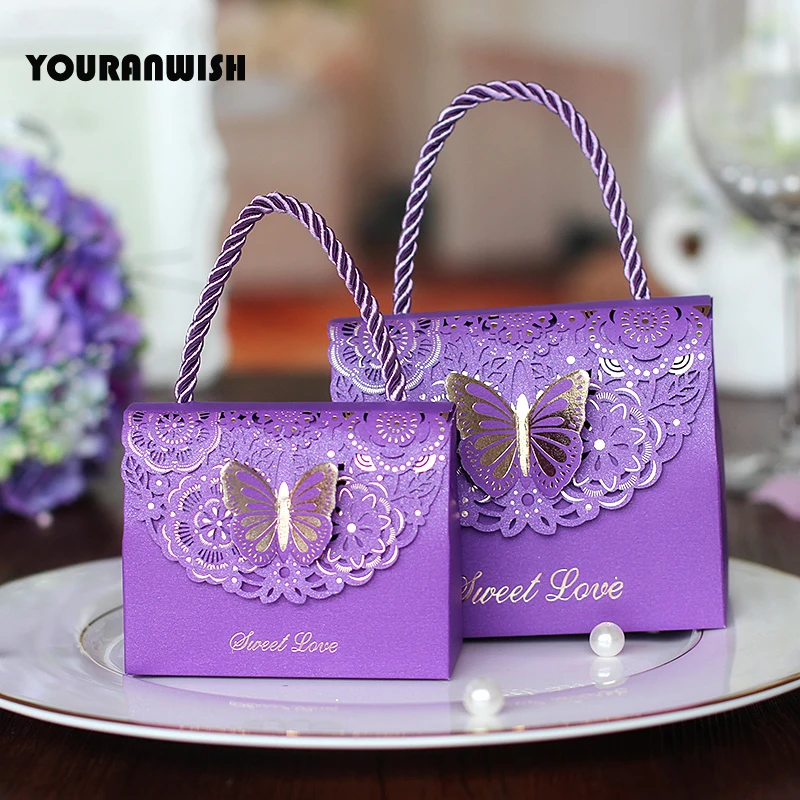 

50pcs/lot High-quality Laser Cut Butterfly Flower Gift Bags Candy Boxes Wedding favors Portable Gift Box Party Favor Decoration