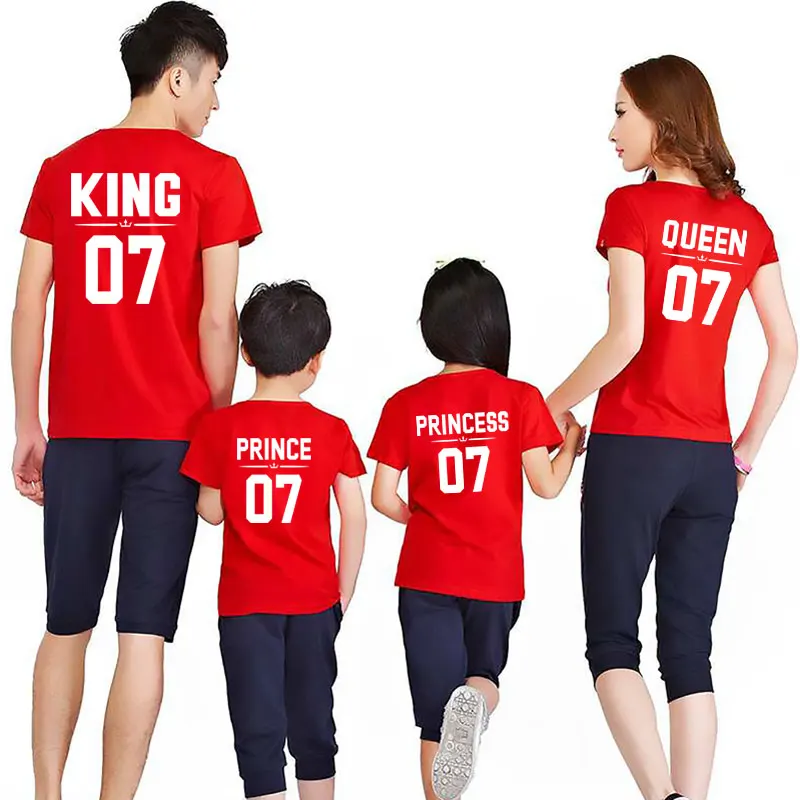 Модные Семейные комплекты наряд Костюмы выглядят Отец дочь мамы и сына, одежда для маленького мальчика большая сестра Футболка Король queen платье принцессы - Цвет: Red