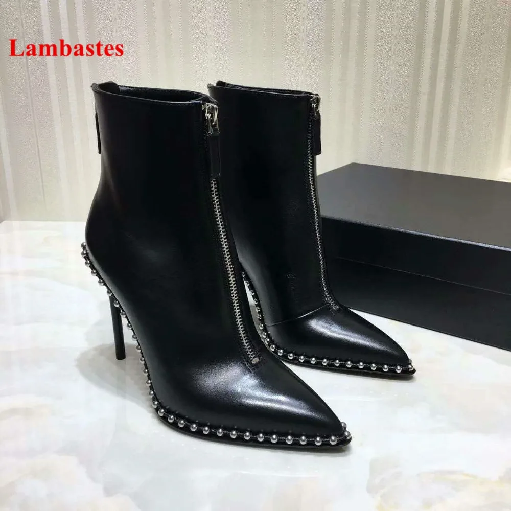Kopen 2018 Merk Schoenen Vrouwen Winter Laarzen Zwart Klinknagels Verfraaid Zip Up Vrouwen Enkellaars Leer Wees Teen Dunne Hak Botas femme