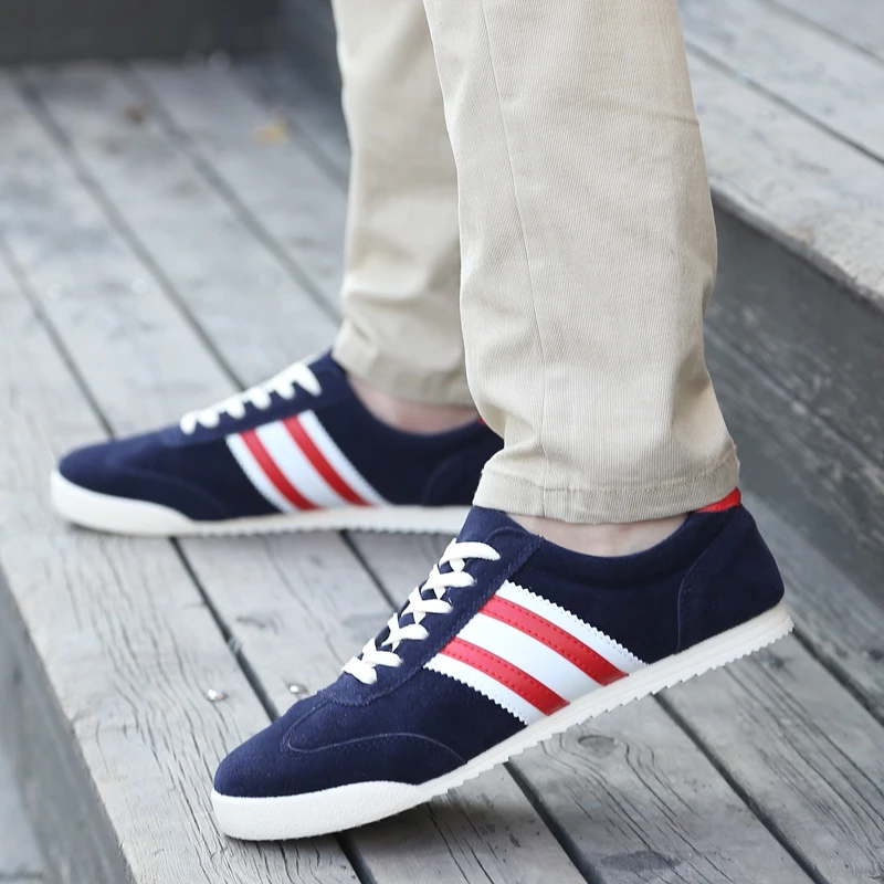 closed toe tennis shoes