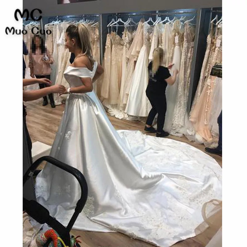 Elegant Off The Shoulder Long Prom Dresses Applique Sweep Train Satin Wedding Dresses4