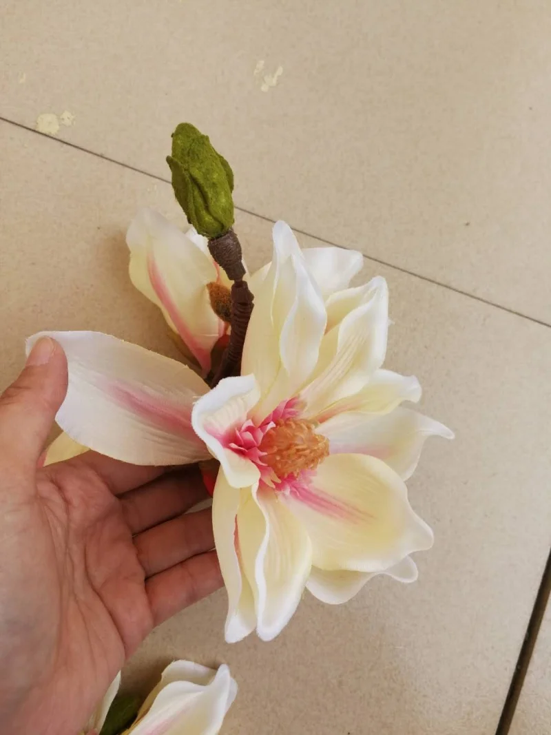 3 Pcs Magnolia Spray Good Quality Free Shipping Silk Artificial Flowers High Simulation Wedding Flowers Home Decoration