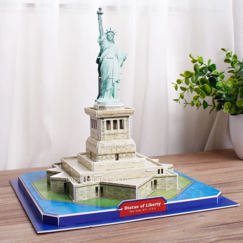 Fashion Model Statue of Liberty United Stated Ornaments Creative
