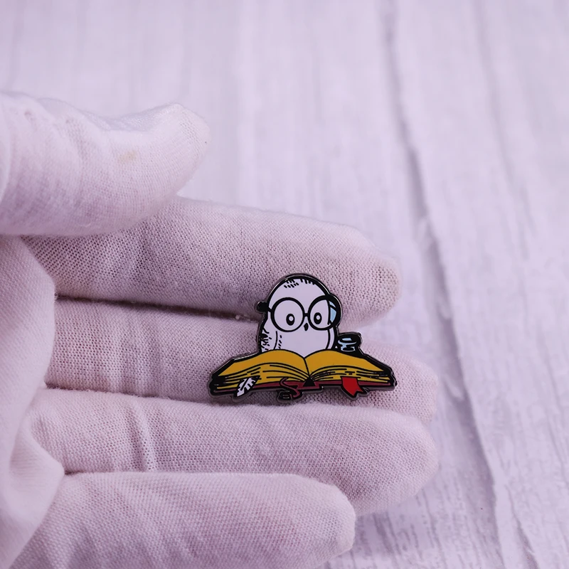 Белая Сова в книгах и фильмах|Броши| |
