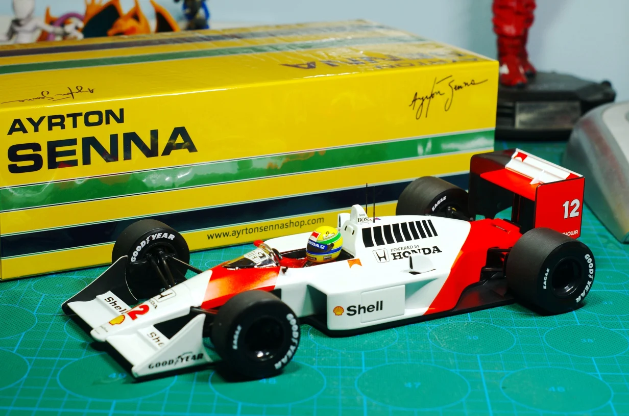 

1/18 F1 Formula 1 racing model Metal Collection Model Mini Cut MINICHAMPS 1988 World Champion McLaren MP4-4 Senna