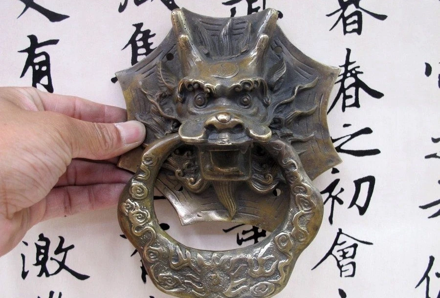 

Chinese Folk Feng Shui Old Bronze Copper Dragon Head Door Knocker Statue