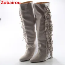 Zobairou/botas mujer; бархатное замшевое голенище до бедра с бахромой; Высокие Сапоги выше колена, увеличивающие рост; женские плюшевые сапоги в байкерском стиле
