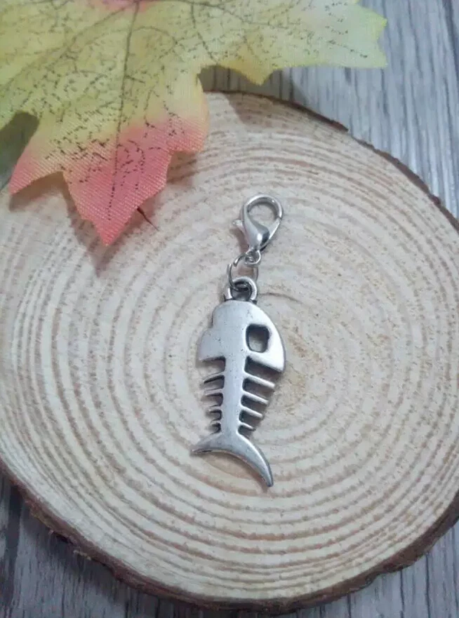 

Хит! Тибетская Серебряная Мода Омаров застежка милые преувеличенные рыбы Подвески Брелок и ожерелье кулон аксессуары DIY Ювелирные изделия C190