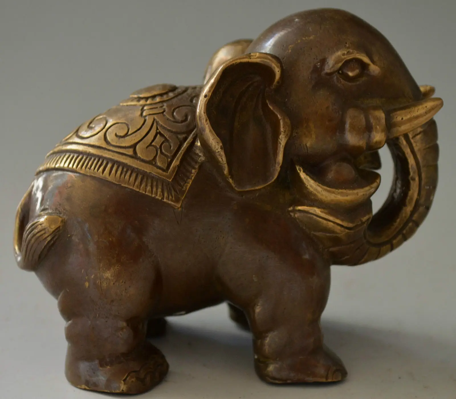 Collectible Decorated Chinese Copper Carved Elephant Statuein Statues