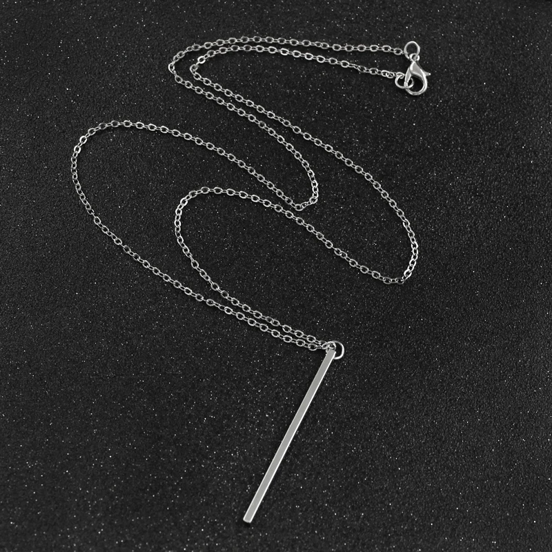Semplice e generosa collana in metallo fine oro Серебристая Сексуальная Очаровательная Вечеринка