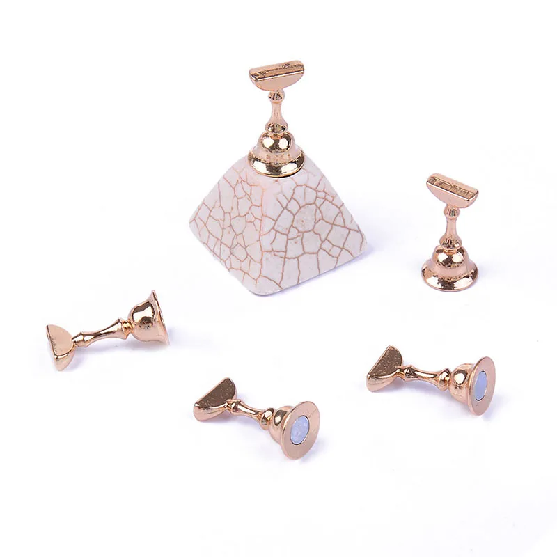 

New Arrival Magnetic Nail Tip Holder Practice Display Acrylic Stand Nail Art Tool