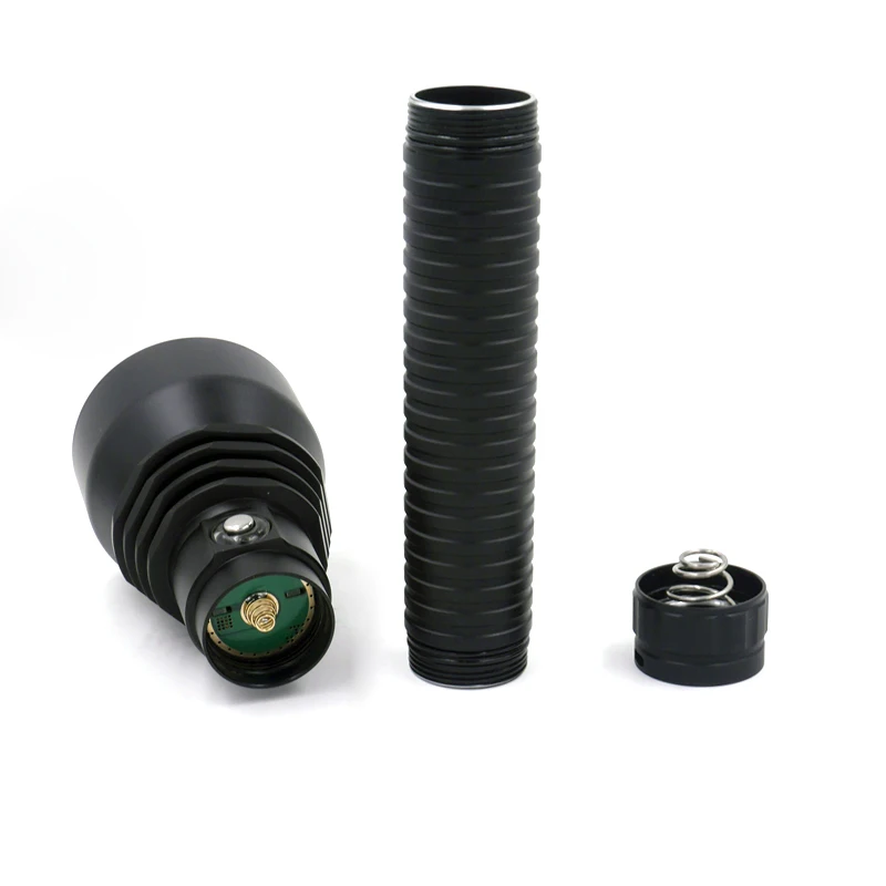 XHP70.2 flashlight (10)