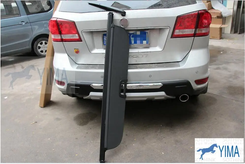 

Black Rear Trunk Cargo Cover Shield For Fiat Freemont 7-Seat Model 2011 - 2014